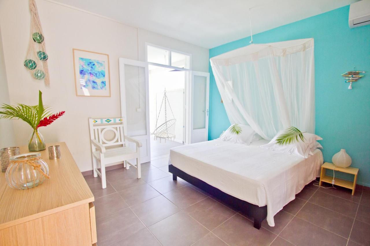 Appartement Tillet. O Coeur De Deshaies. Luaran gambar