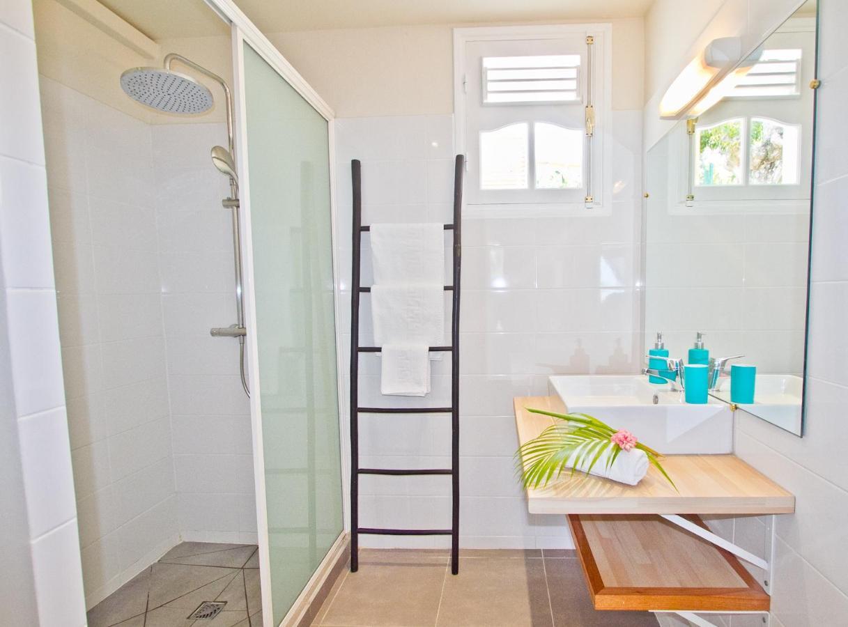 Appartement Tillet. O Coeur De Deshaies. Luaran gambar